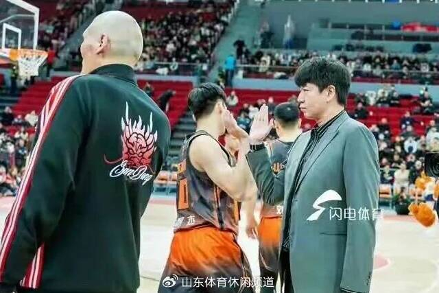 火狐体育app下载-时隔五年进八强，山东男篮这个夏天究竟该如何“变”？|季后赛|上海|沙奎尔·奥尼尔|球队|赛季_新浪体育_新浪新闻